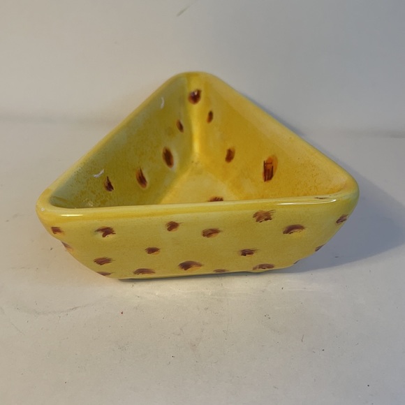 Ceramic dish cheese wedge bowl chip dip serving plate charcuterie party - Picture 3 of 7